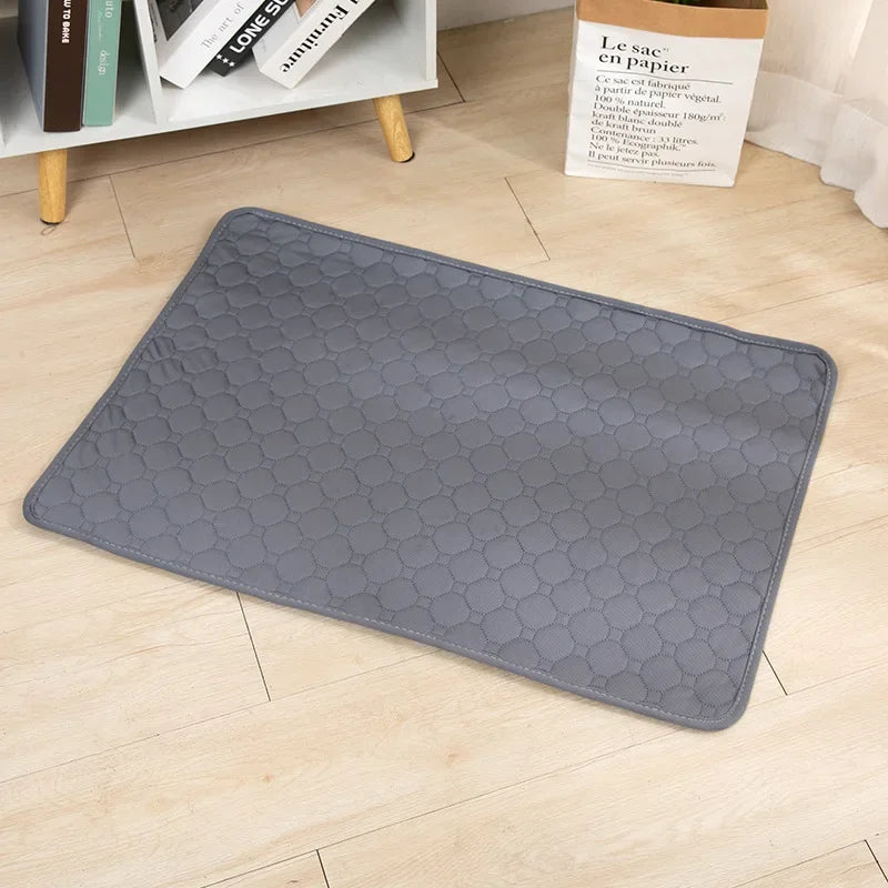 🐾 Waschbare & Wiederverwendbare Hundeurin‑Matte – Anti‑Rutsch Pet Pee Pad für Welpentraining, Haustierbett & Autositz (verschiedene Größen, Farben & Muster)